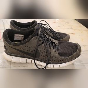 Nike Free Run Running Shoes